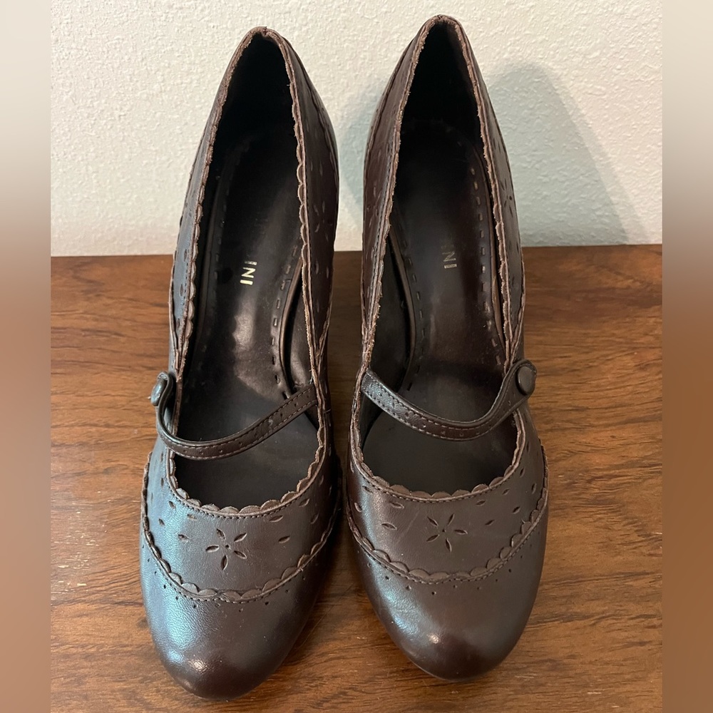 Gianni Bini brown leather Mary Jane heels